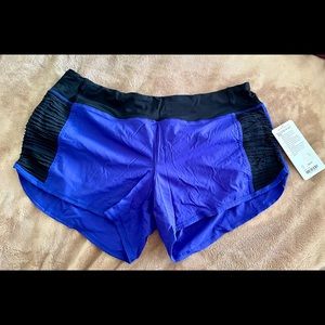 Lululemon NWT. RUN: Bright at Night Short. Size 12